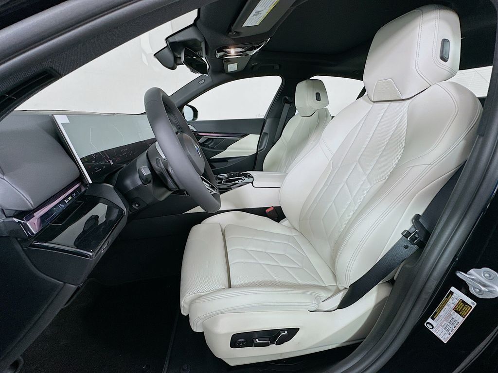 Thumbnail: 2026 BMW 5 Series - 16