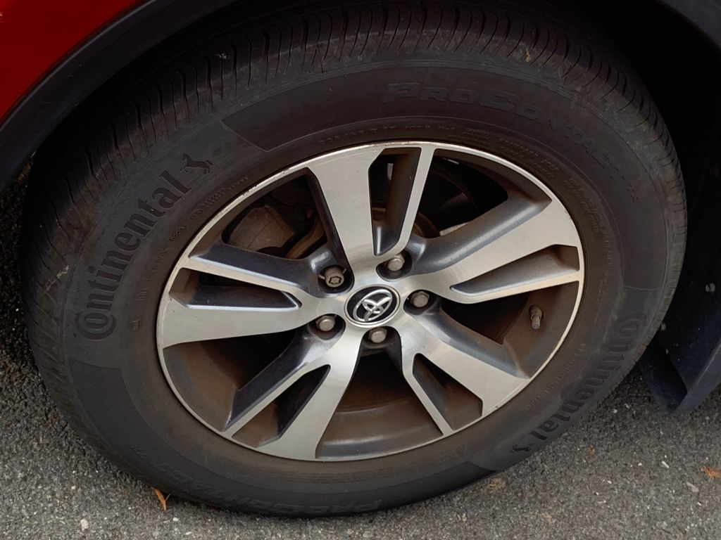 Thumbnail: 2016 Toyota RAV4 - 14