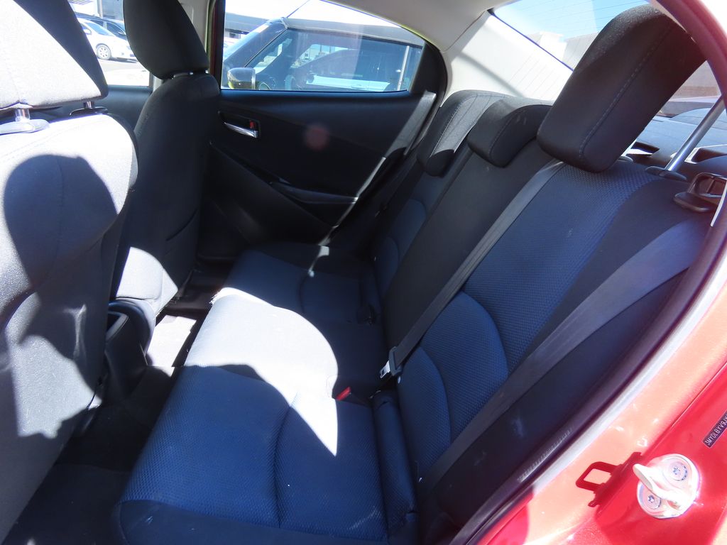 Thumbnail: 2018 Toyota Yaris - 11