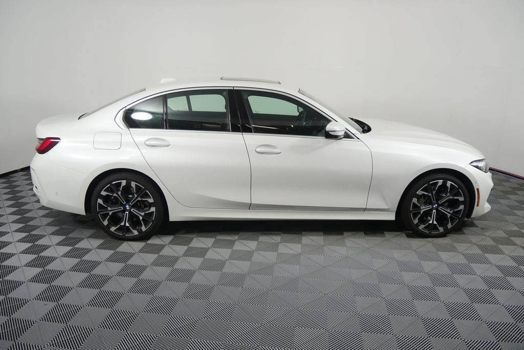 Thumbnail: 2025 BMW 3 Series - 2
