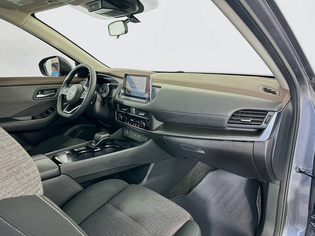 Thumbnail: 2023 Nissan Rogue - 28