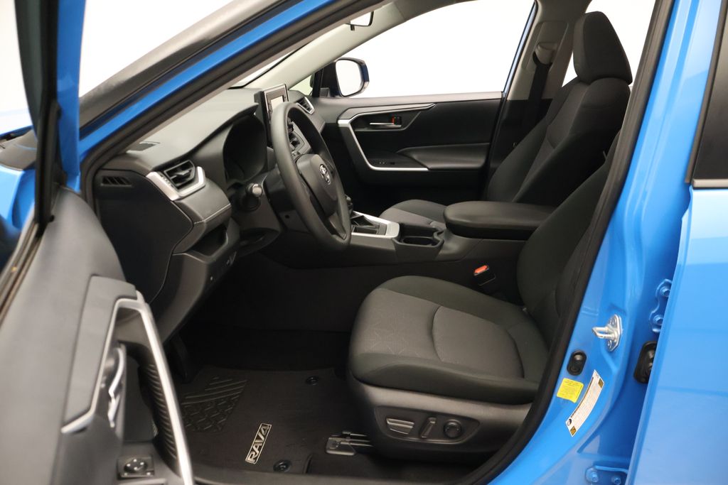 Thumbnail: 2019 Toyota RAV4 - 14