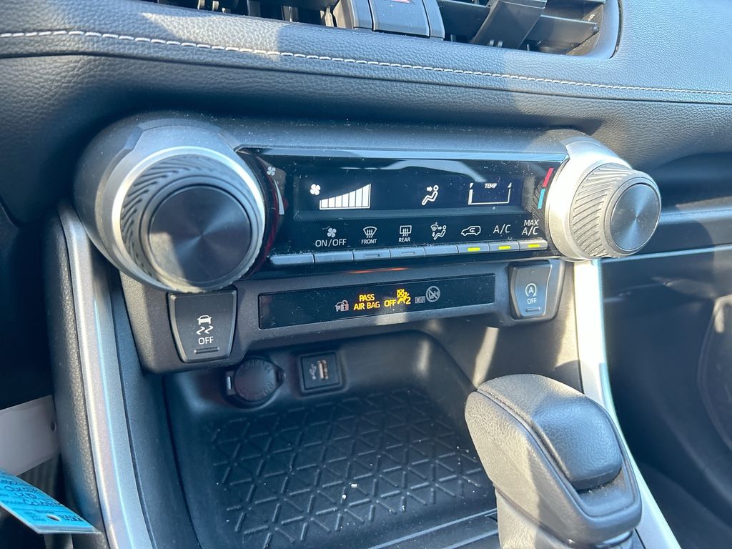 Thumbnail: 2024 Toyota RAV4 - 24