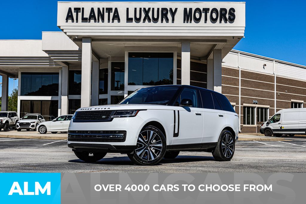 Used 2023 White Land Rover SE image 3