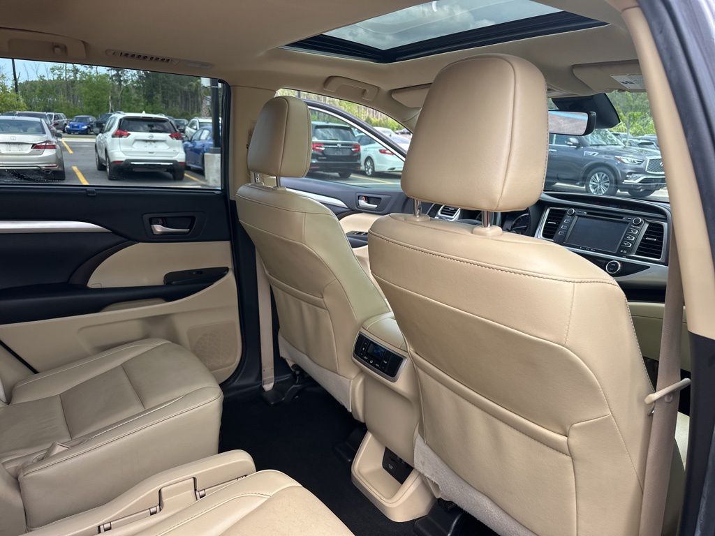 2019 Predawn Gray Mica Toyota Highlander XLE FWD SUV