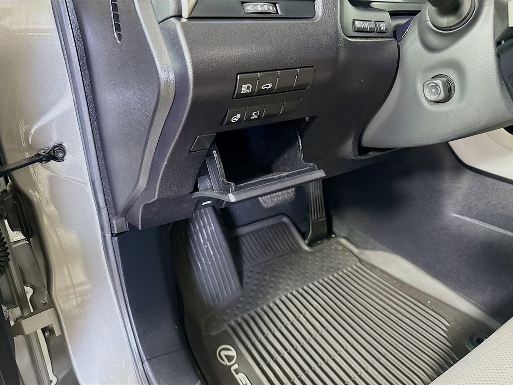 Thumbnail: 2022 Lexus RX - 10