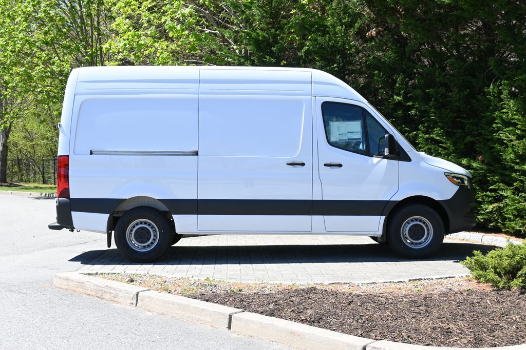 2025 Mercedes-Benz Sprinter 2500 8