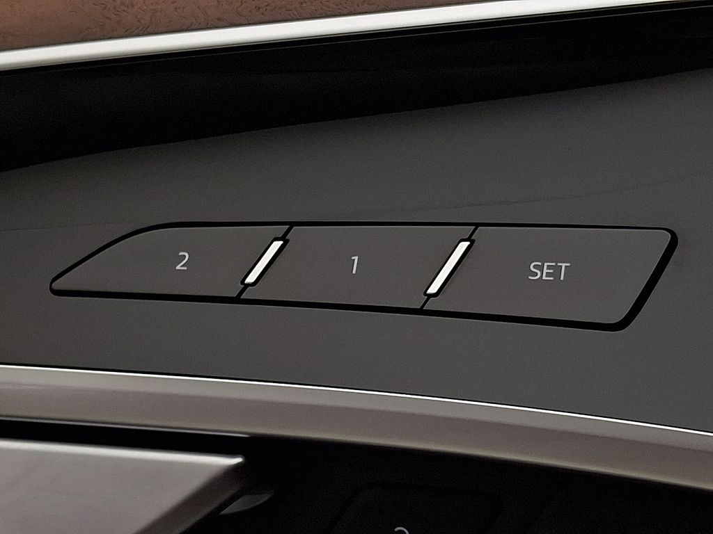 Thumbnail: 2021 Audi A8 - 26