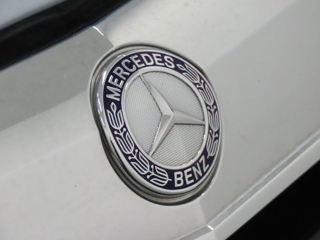 Thumbnail: 2013 Mercedes-Benz E-Class - 13