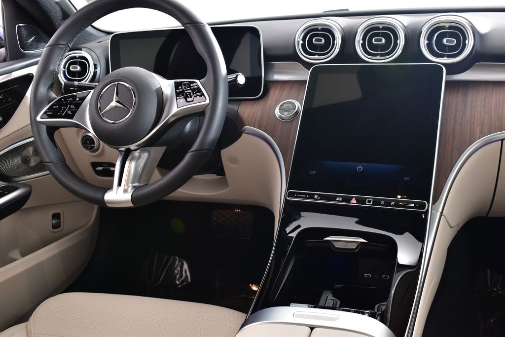 Thumbnail: 2025 Mercedes-Benz C-Class - 18