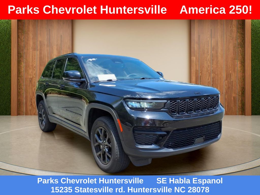 Diamond Black 2025 Jeep Grand Cherokee SUV / Crossover Four-Wheel Drive 8-Speed Automatic