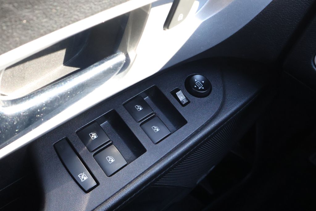 Thumbnail: 2016 Chevrolet Equinox - 32