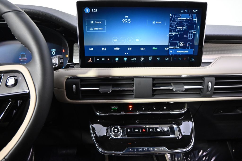 New 2026 Red Lincoln Premiere image 27