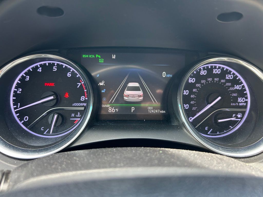 Thumbnail: 2018 Toyota Camry - 23