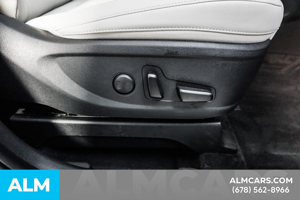 Used 2023 Black Kia EX image 42