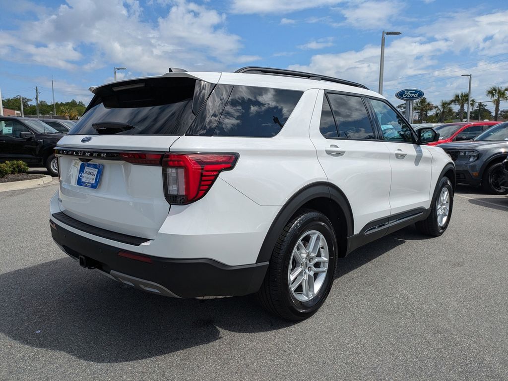2025 Ford Explorer Active