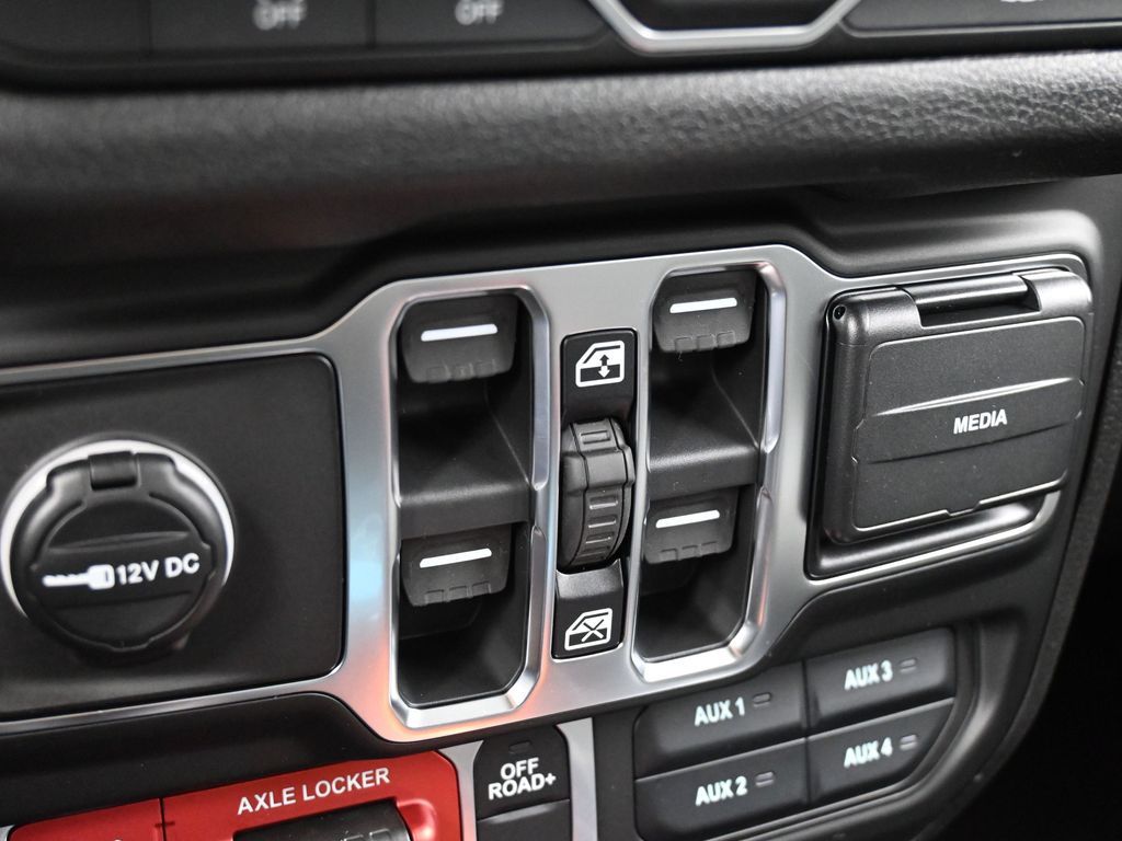 New 2026 Granite Crystal Metallic Clearcoat Jeep Willys image 20