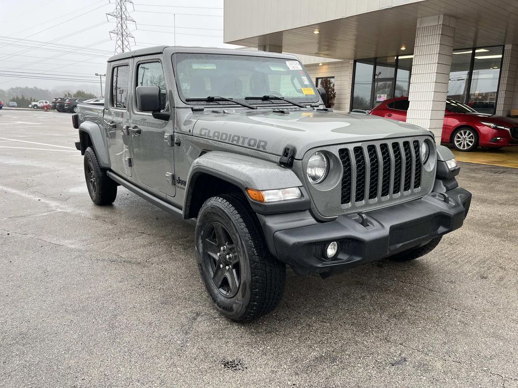 2022 Jeep Gladiator Sport Crew Cab 4WD