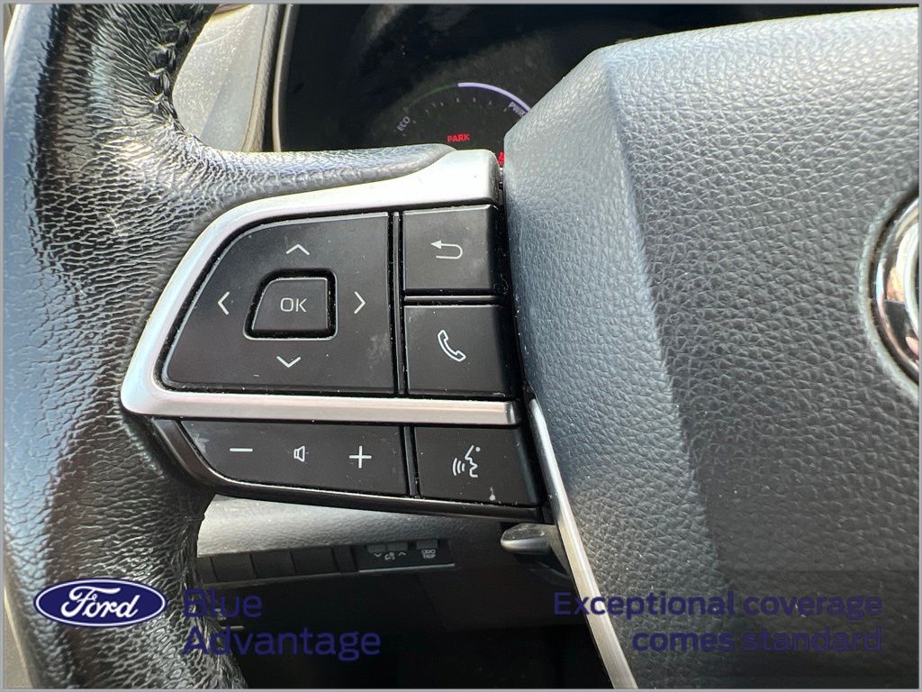2022 Wind Chill Pearl Toyota Sienna XLE FWD Van