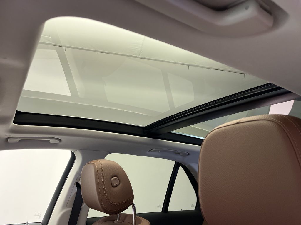 Thumbnail: 2025 Mercedes-Benz GLE - 23