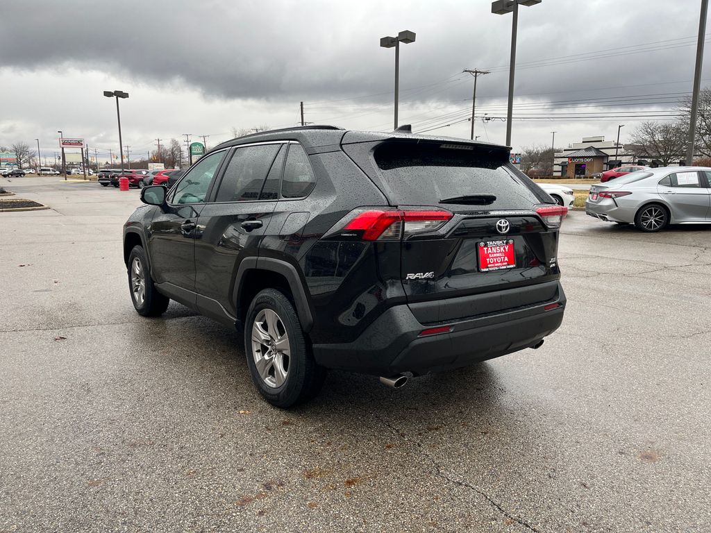 2023 Toyota RAV4 XLE photo