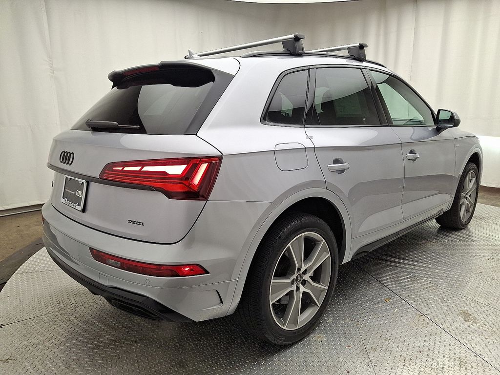 Thumbnail: 2025 Audi Q5 - 4