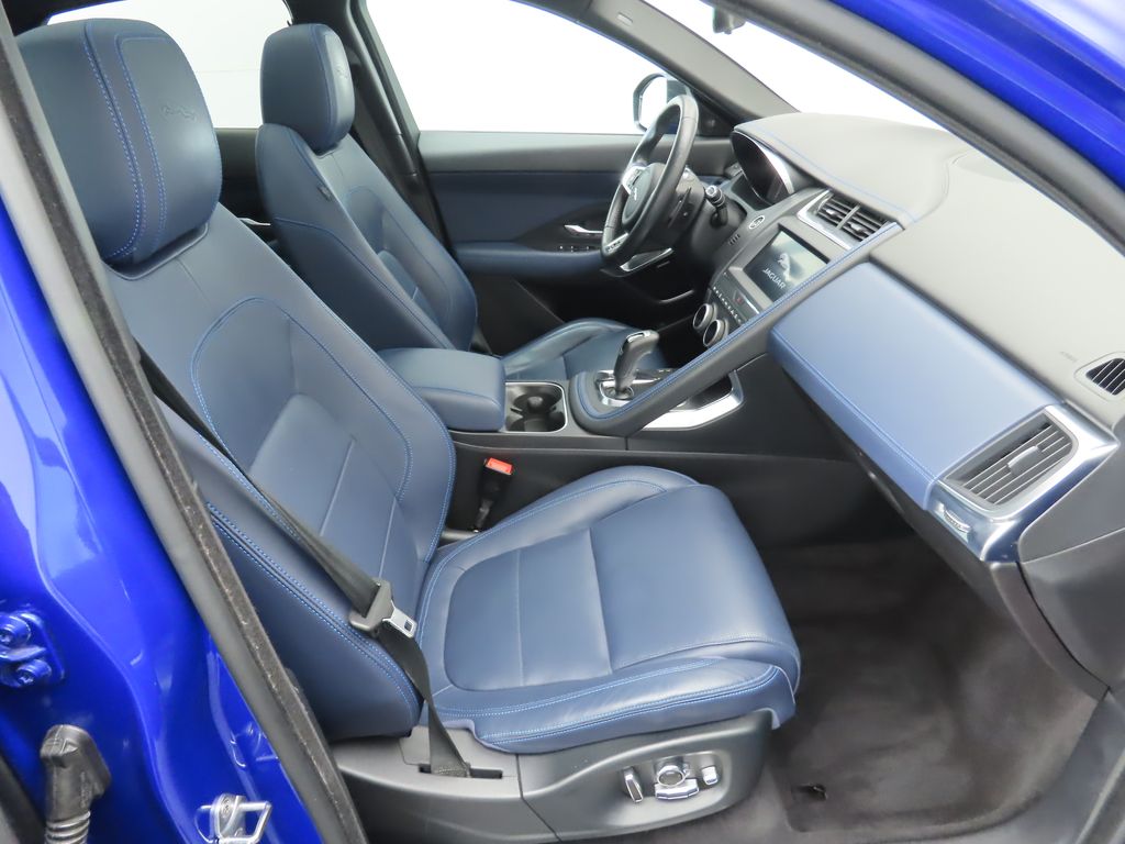 Thumbnail: 2018 Jaguar E-Pace - 20