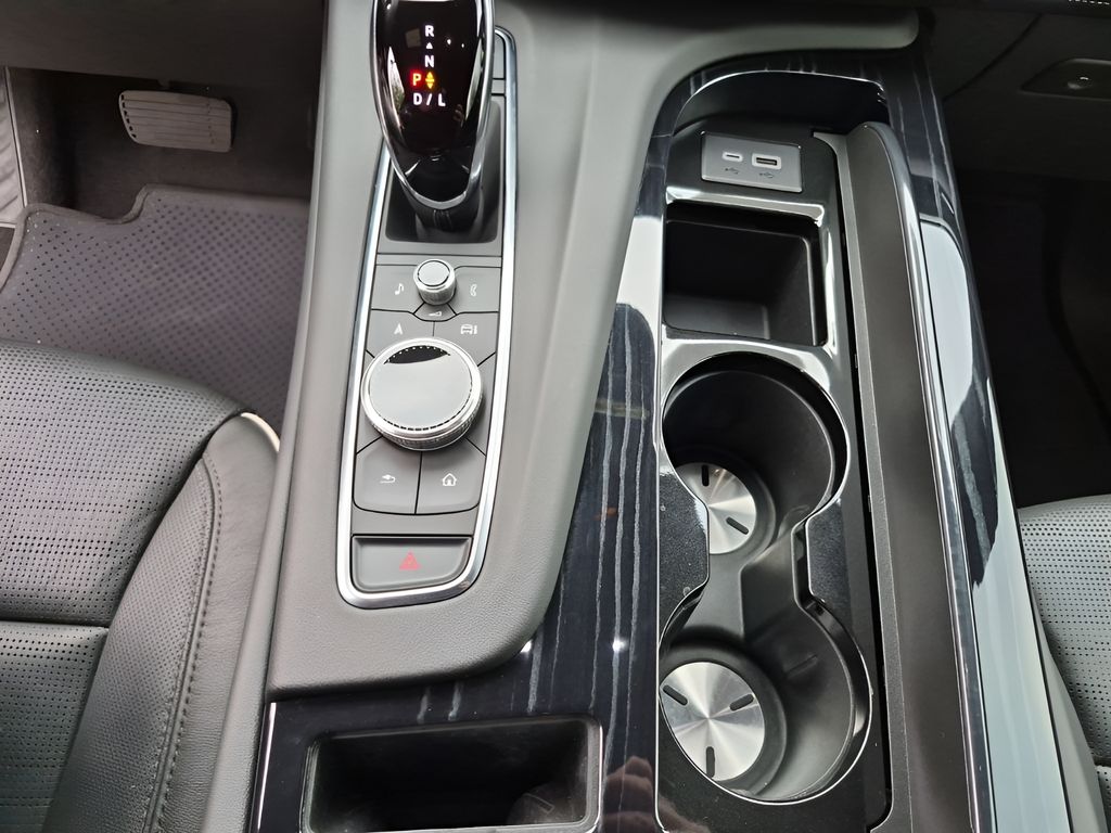 Used 2024 White Cadillac Sport image 41
