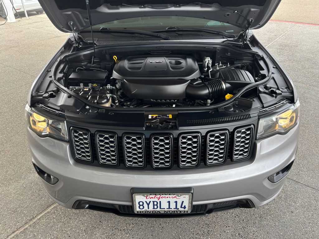 Thumbnail: 2021 Jeep Grand Cherokee - 28