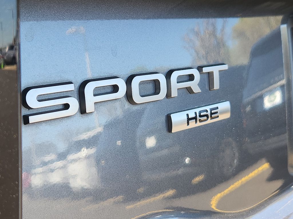 Thumbnail: 2019 Land Rover Discovery Sport - 32