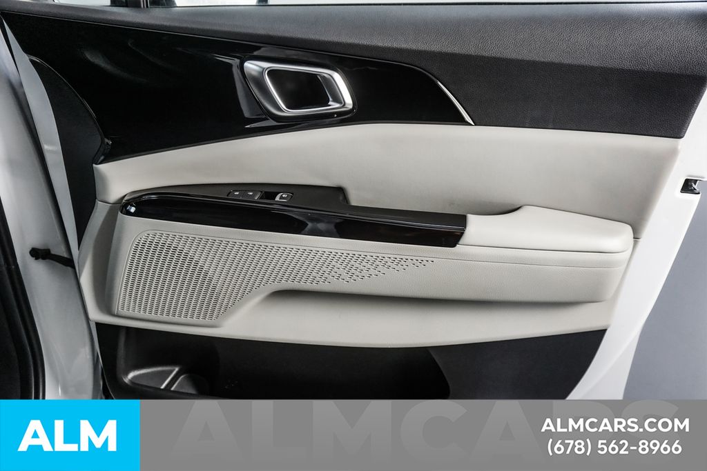 Used 2022 White Kia SX image 42