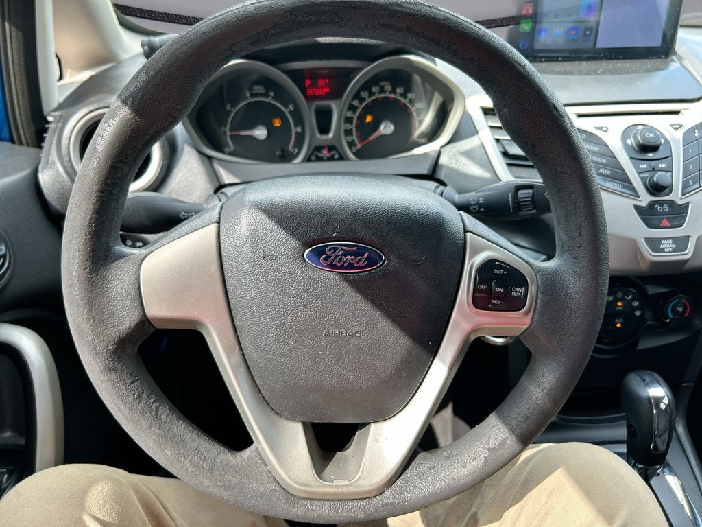 Thumbnail: 2011 Ford Fiesta - 13