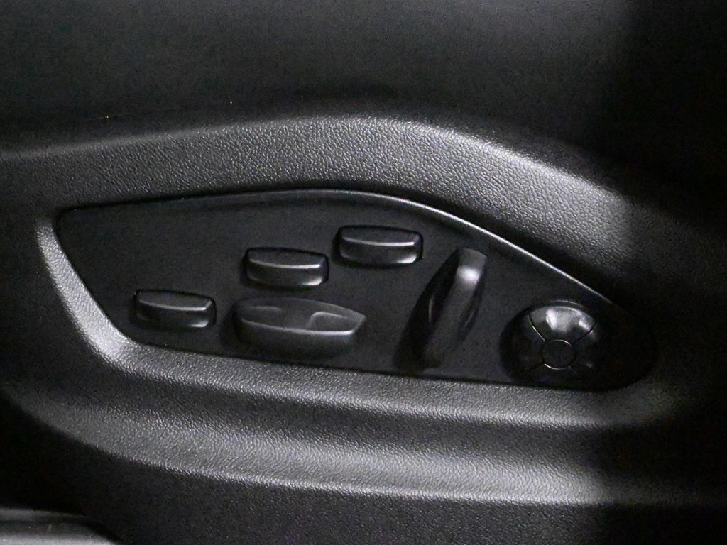 Thumbnail: 2026 Porsche Cayenne - 30