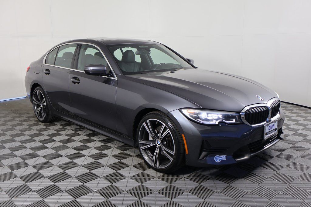 Thumbnail: 2021 BMW 3 Series - 3