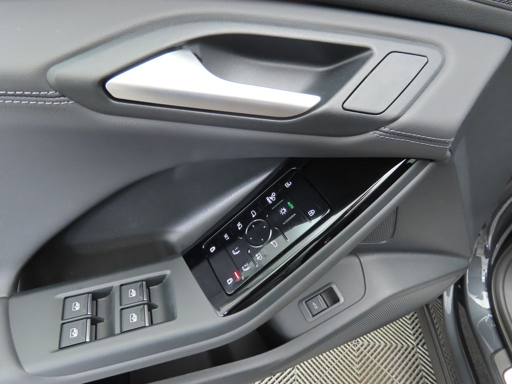 2025 Audi Q6 e-tron Premium 23