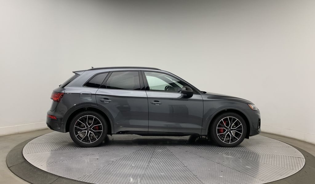 2024 Audi SQ5  9