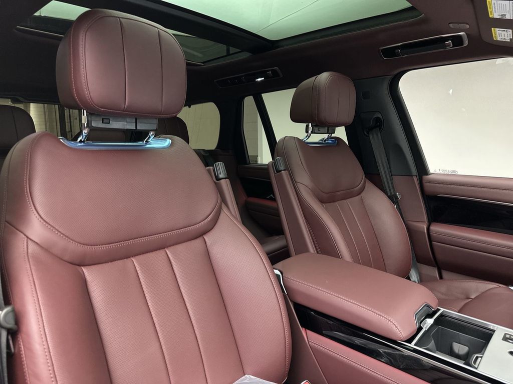 Thumbnail: 2024 Land Rover Range Rover - 11