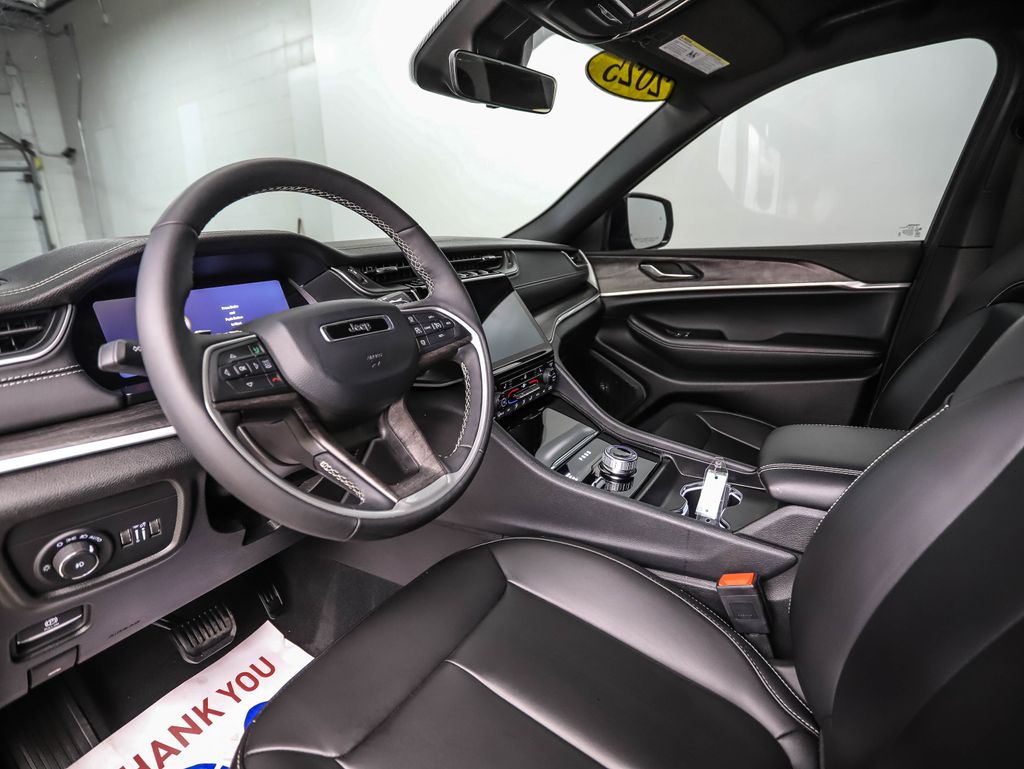 Thumbnail: 2025 Jeep Grand Cherokee - 10