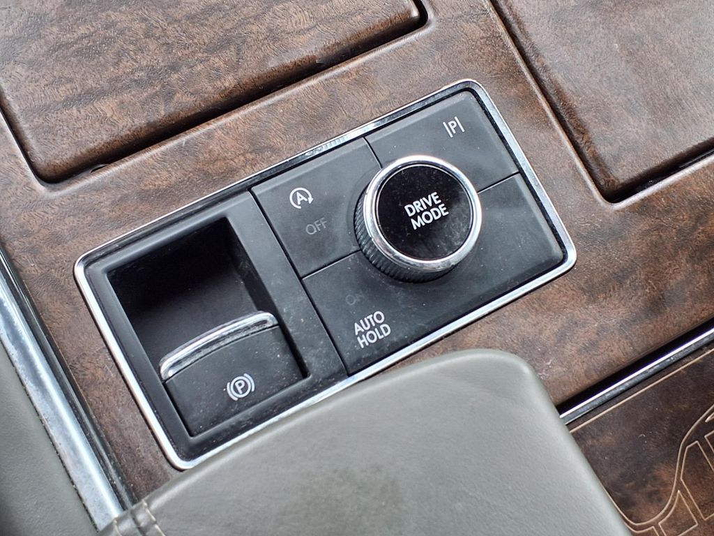 2024 Lincoln Navigator L Black Label Gray at Wharton Ford