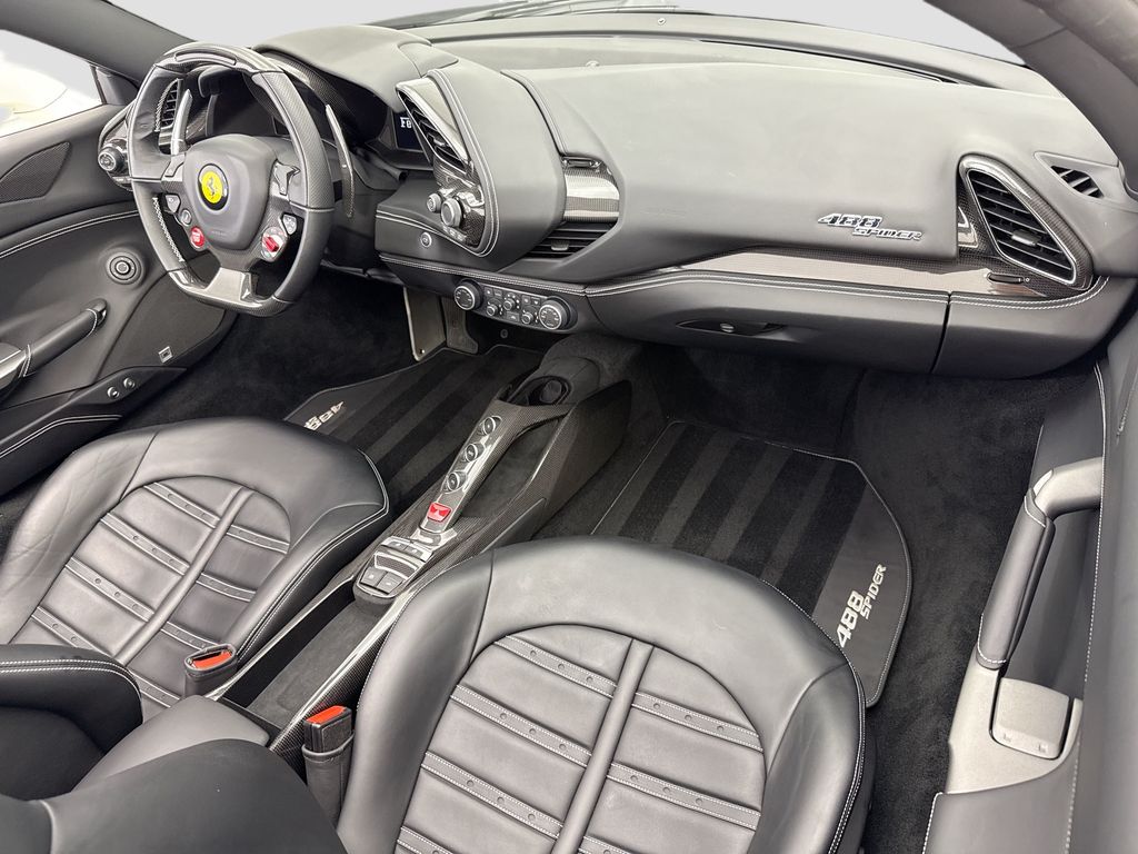 Thumbnail: 2018 Ferrari 488 - 25