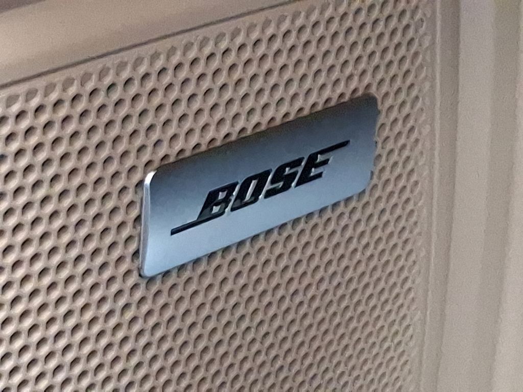 Thumbnail: 2026 Porsche Macan - 25