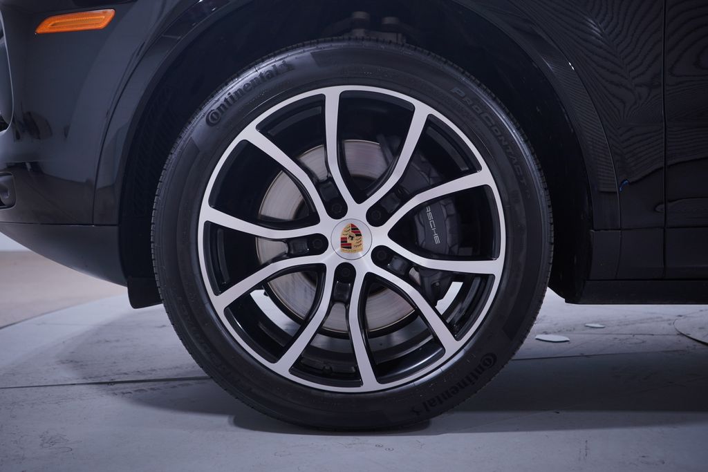 Thumbnail: 2022 Porsche Cayenne - 2