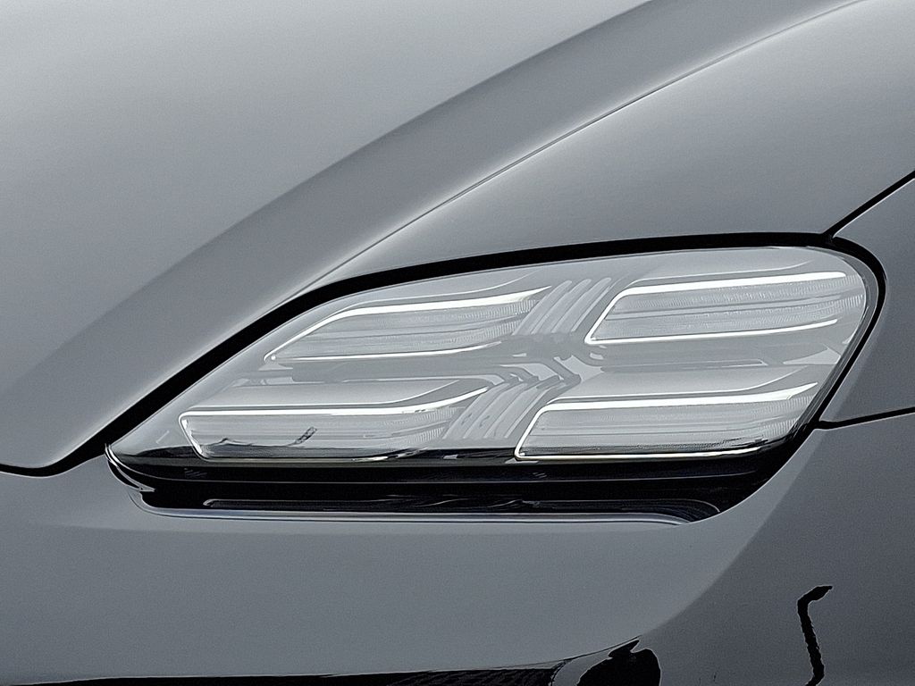 Thumbnail: 2026 Porsche Macan - 11