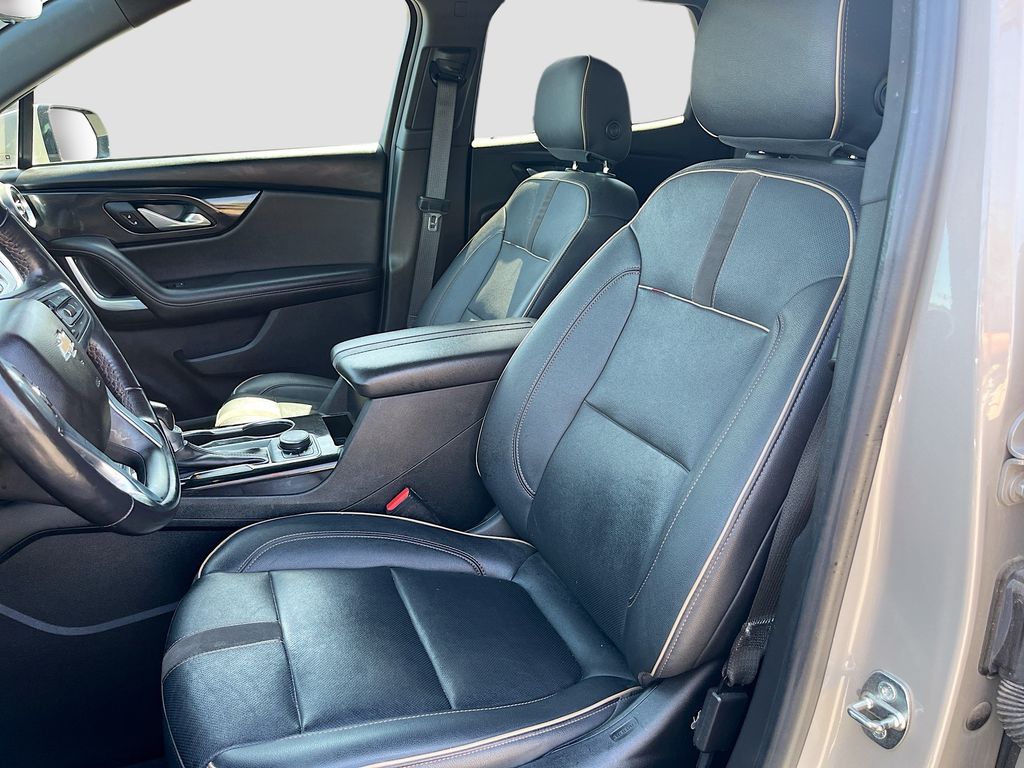 Used 2021 Gray Chevrolet Premier image 22