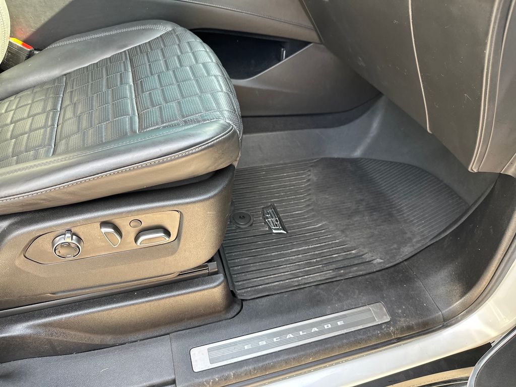 Used Car 2021 Cadillac Escalade  Sport Platinum For Sale Under $70,000 In Austin, Texas