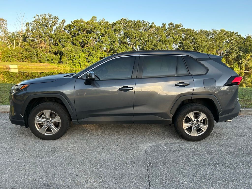 2023 Toyota RAV4 XLE 2