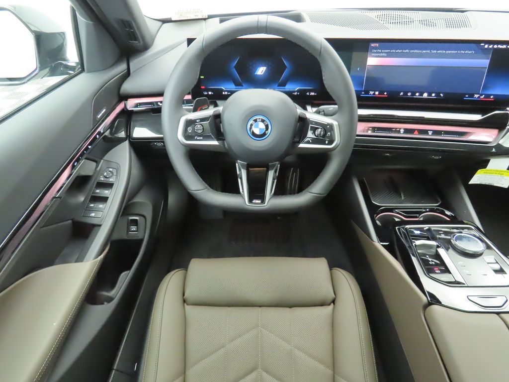 2025 BMW i5 eDrive40 10