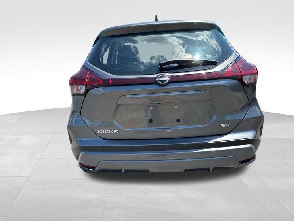 2024 Gun Metallic Nissan Kicks SV FWD SUV