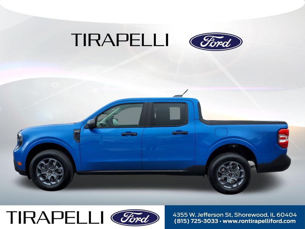 New 2025 Blue Ford XLT image 3