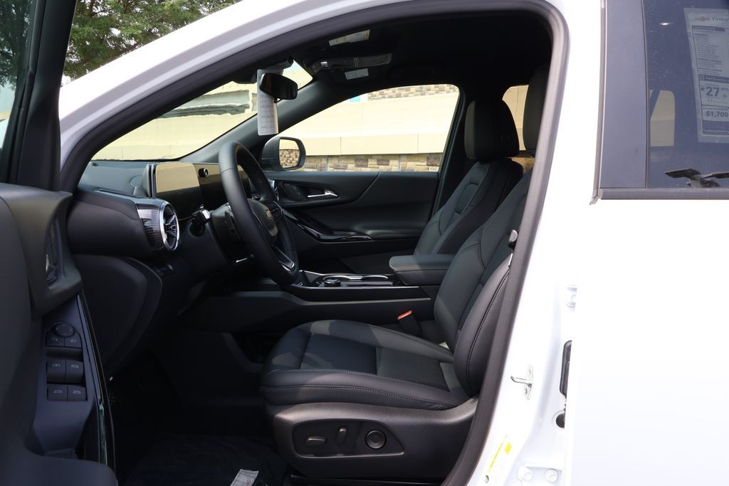 Thumbnail: 2027 Chevrolet Equinox - 14
